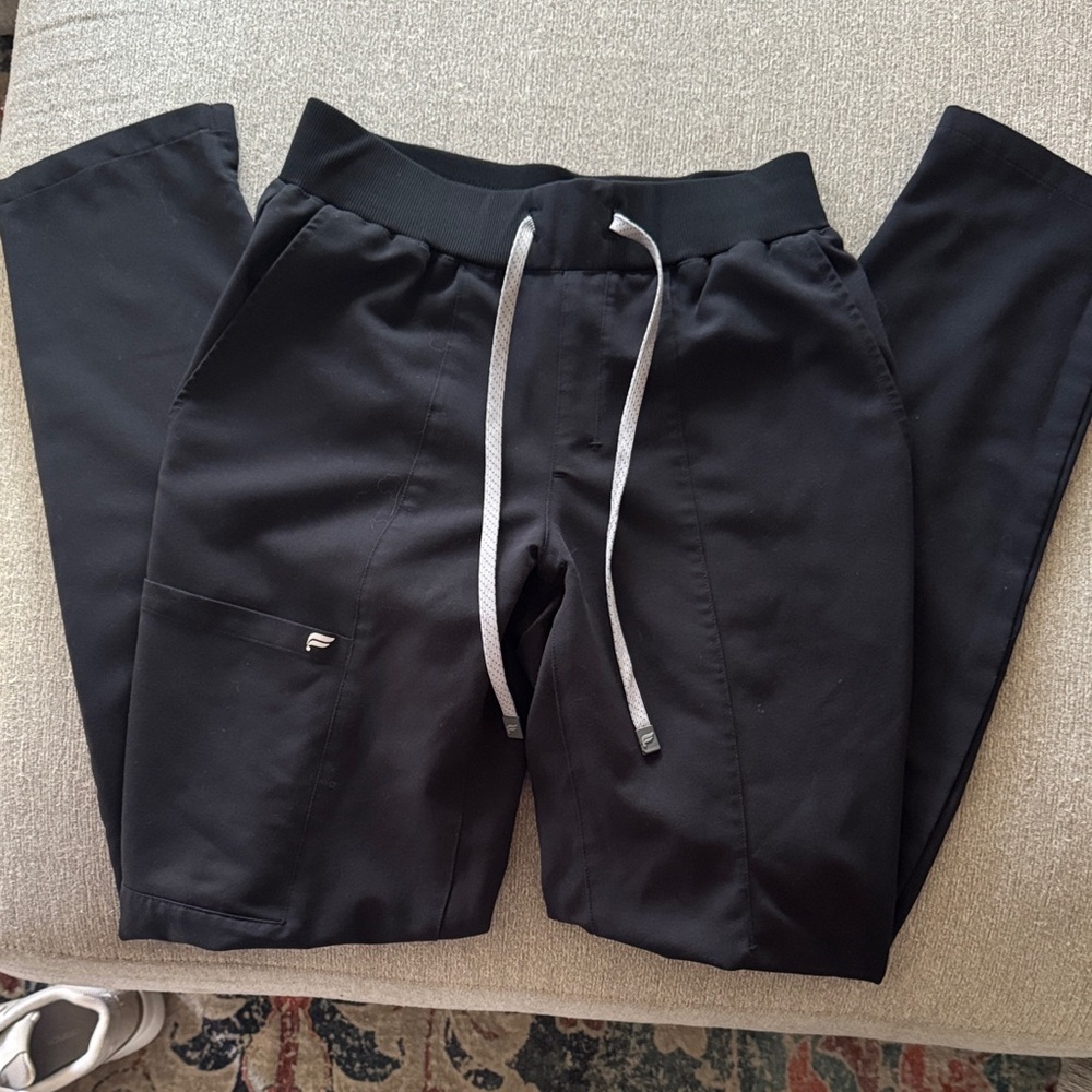 Women’s Fabletics Straight leg scrub pants